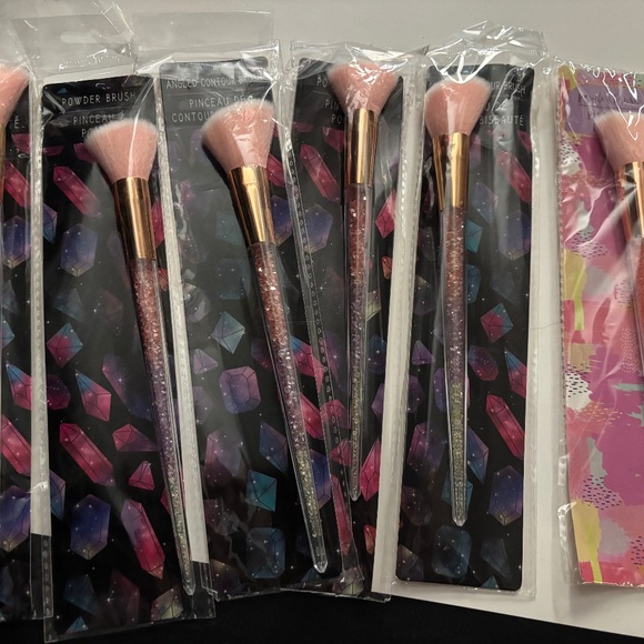 MAKE- UP BRUSHES - Picture 2 of 3